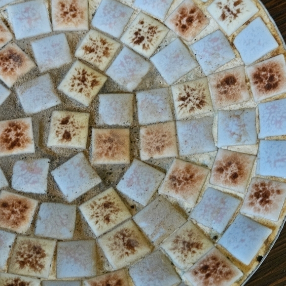 VINTAGE Enameled tile plate. - Picture 2 of 4